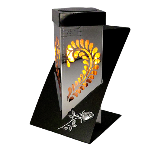 Znicz Solarny LED – Nowoczesna Latarnia z Motywem Serca (3).png