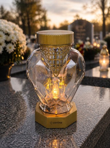 Znicz Solarny LED Szklana Latarnia z Motywem Serc Duży 26 cm złoty (1).jpg