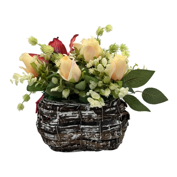 Stroik kwiatowy z lilią i kremowymi różami Elegancka dekoracja nagrobna  (3).png