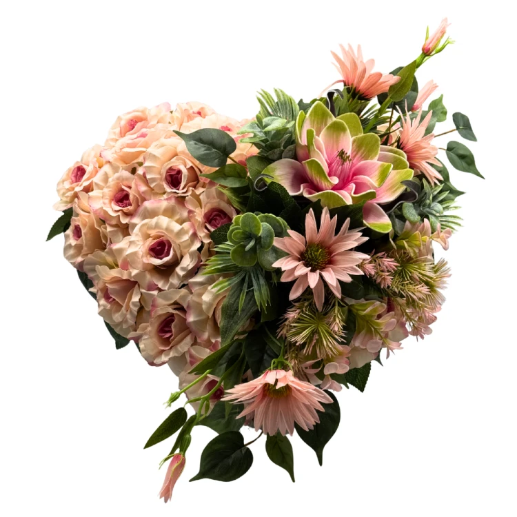 Stroik Nagrobny w kształcie Serca Elegancka Kompozycja Różowe Róże Clematis z dodatkami (1).png