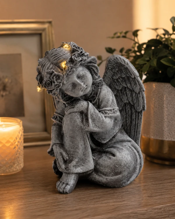 Figurka aniołka z podświetleniem LED – Elegancka Dekoracja Pamięci