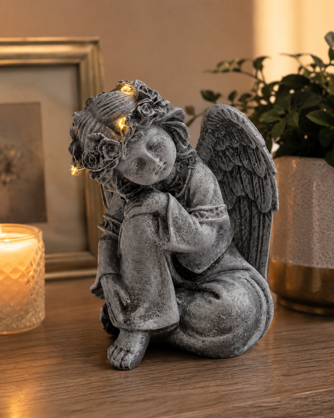 Figurka aniołka z podświetleniem LED – Elegancka Dekoracja Pamięci